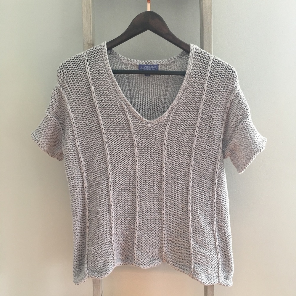 ⭐️40% Off⭐️ Vivienne Tam Short Sleeve Sweater